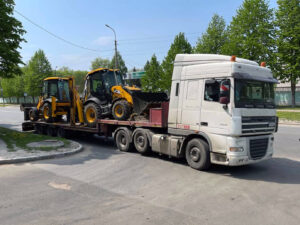 CML відвантажили два екскаватор-навантажувача JCB 3СХ у Чернігівську область